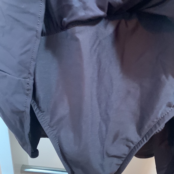 Miraclesuit Brown One Piece w/Skirt🥳🛍Host Pick🛍🥳 - Picture 5 of 10